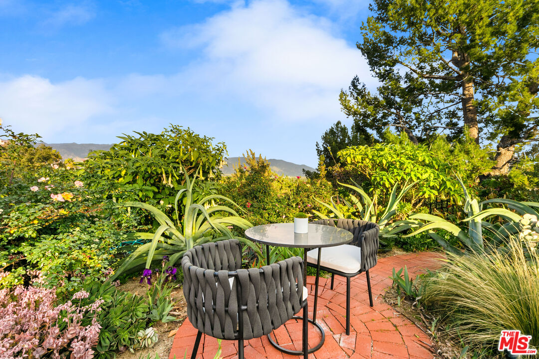 1820 Braemar Road Pasadena, CA 91103 - Photo 24 of 75