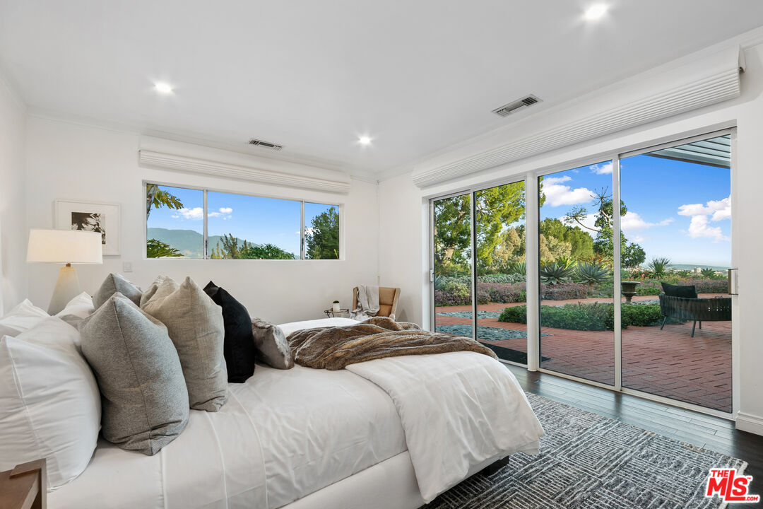 1820 Braemar Road Pasadena, CA 91103 - Photo 48 of 75