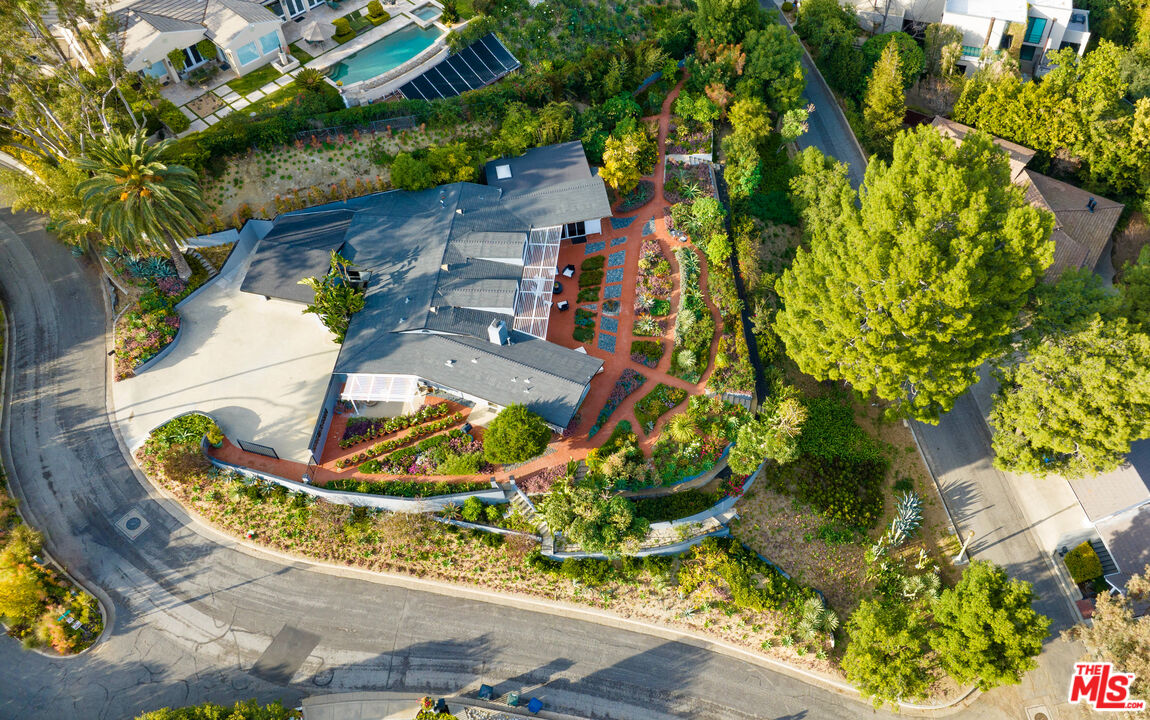 1820 Braemar Road Pasadena, CA 91103 - Photo 67 of 75