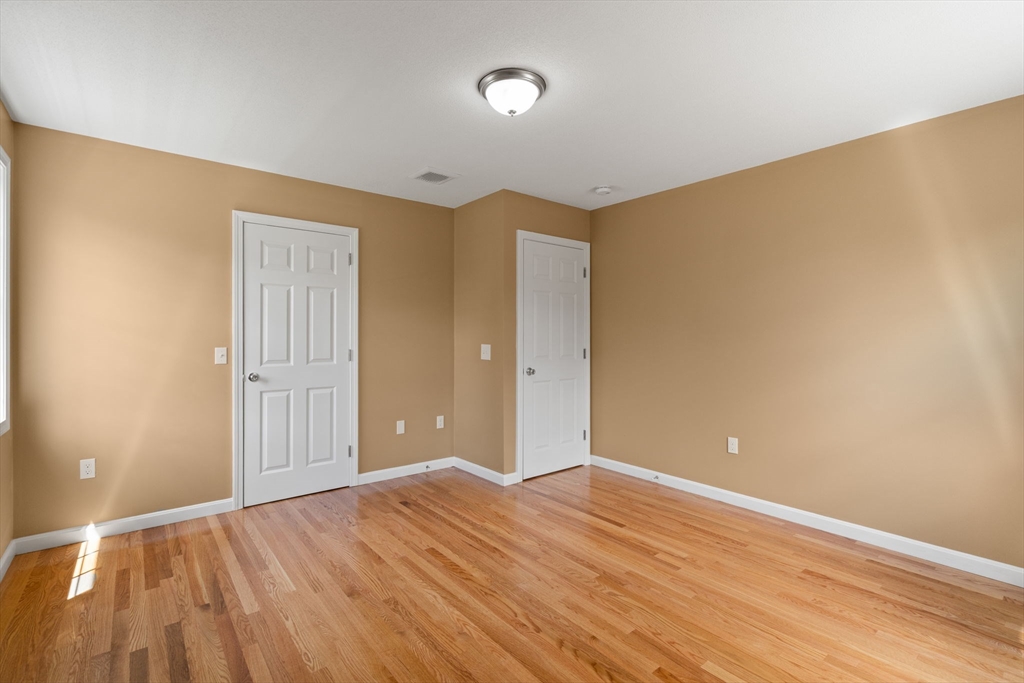 63 Hope Street Springfield, MA 01119 - Photo 15 of 36