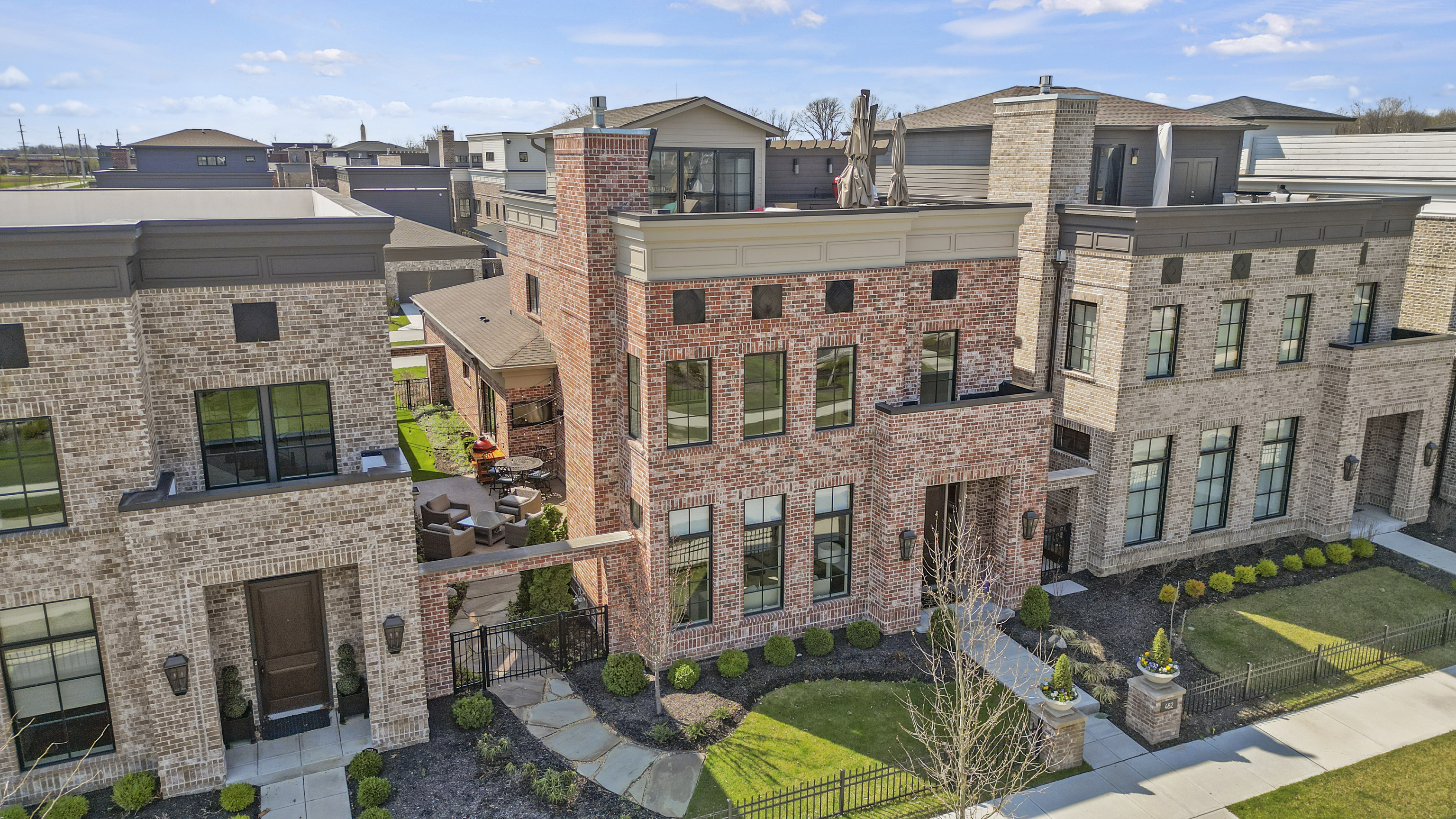 482 Simon Drive Carmel, IN 46032 - Photo 3 of 68