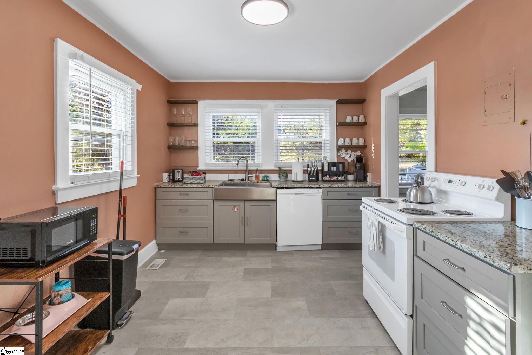 116 Pendleton Road Greenville, SC 29611 - Photo 6 of 19