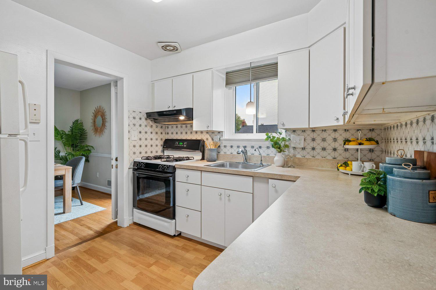 10015 Grayson Avenue Silver Spring, MD 20901 - Photo 14 of 62 Kitchen