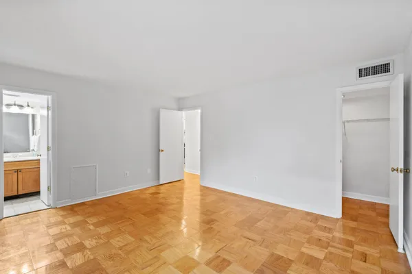 $169,900 | 9804 Georgia Avenue, Unit 23302, Silver Spring, MD 20902
