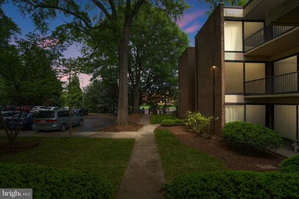 $169,900 | 9804 Georgia Avenue, Unit 23302, Silver Spring, MD 20902