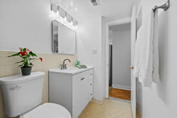$169,900 | 9804 Georgia Avenue, Unit 23302, Silver Spring, MD 20902
