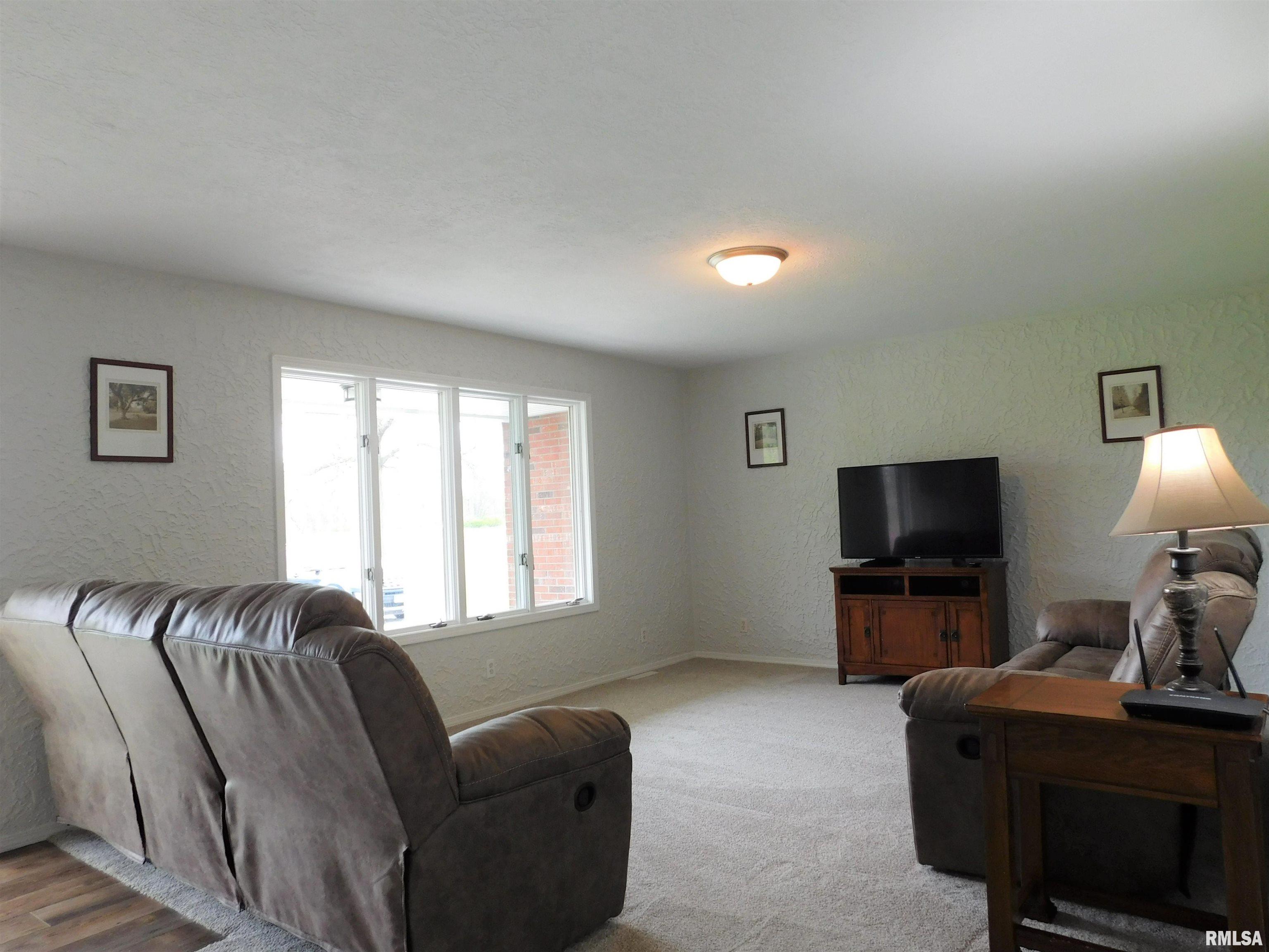 2671 Farthing Road Odin, IL 62870 - Photo 9 of 23