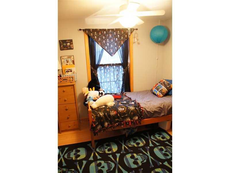19 Goodhue Road Sidney, ME 04330 - Photo 11 of 22 Bedroom.