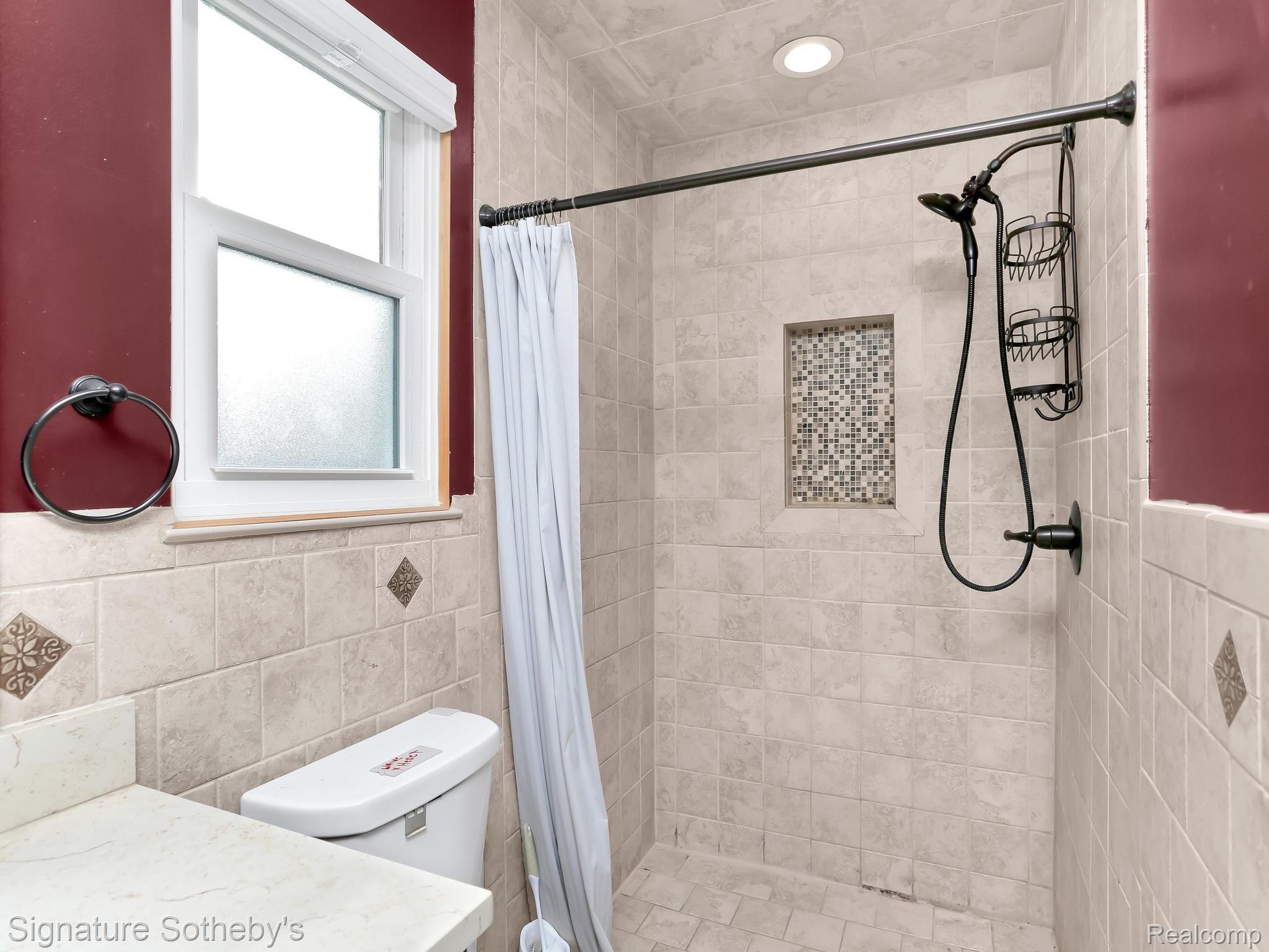 2601 Brilliance Rochester, MI 48309 - Photo 17 of 28 2601 Brilliance Rochester-010-009-2601 Brilliance00010-MLS_Size.jpg