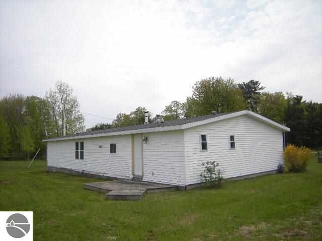 1369 East Duck Lake Road Grawn, MI 49637 - Photo 4 of 16 1745758-3.JPG