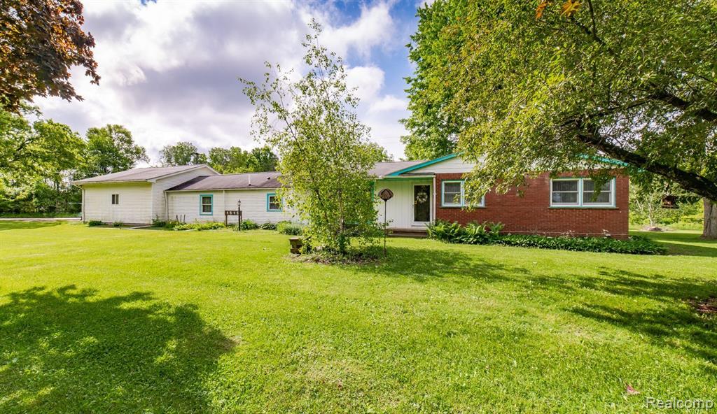 1515 Hummer Lake Road Oxford, MI 48371 - Photo 3 of 54