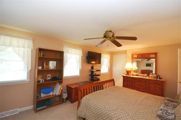 81 Ruby Road Dracut, MA 01826 - Photo 14 of 25 Gallery Image 14