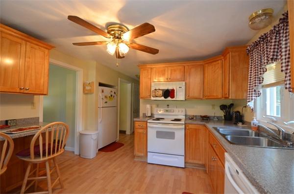 81 Ruby Road Dracut, MA 01826 - Photo 2 of 25 Gallery Image 2