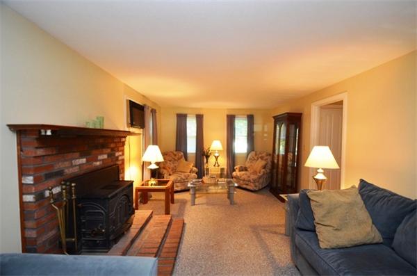 81 Ruby Road Dracut, MA 01826 - Photo 8 of 25 Gallery Image 8