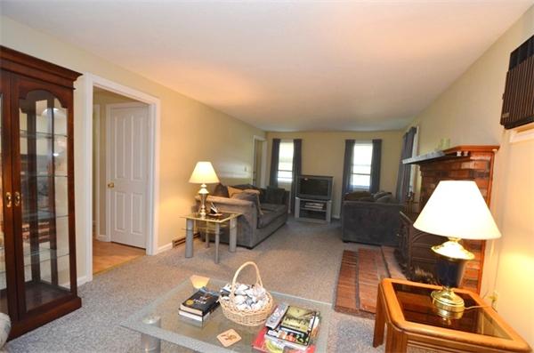 81 Ruby Road Dracut, MA 01826 - Photo 9 of 25 Gallery Image 9