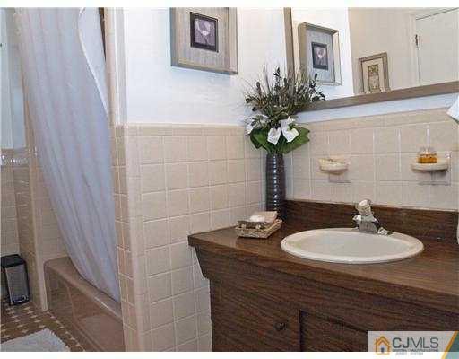 112 Inman Avenue Colonia, NJ 07067 - Photo 17 of 25 Gallery Image 17