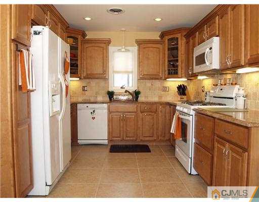 112 Inman Avenue Colonia, NJ 07067 - Photo 10 of 25 Gallery Image 10