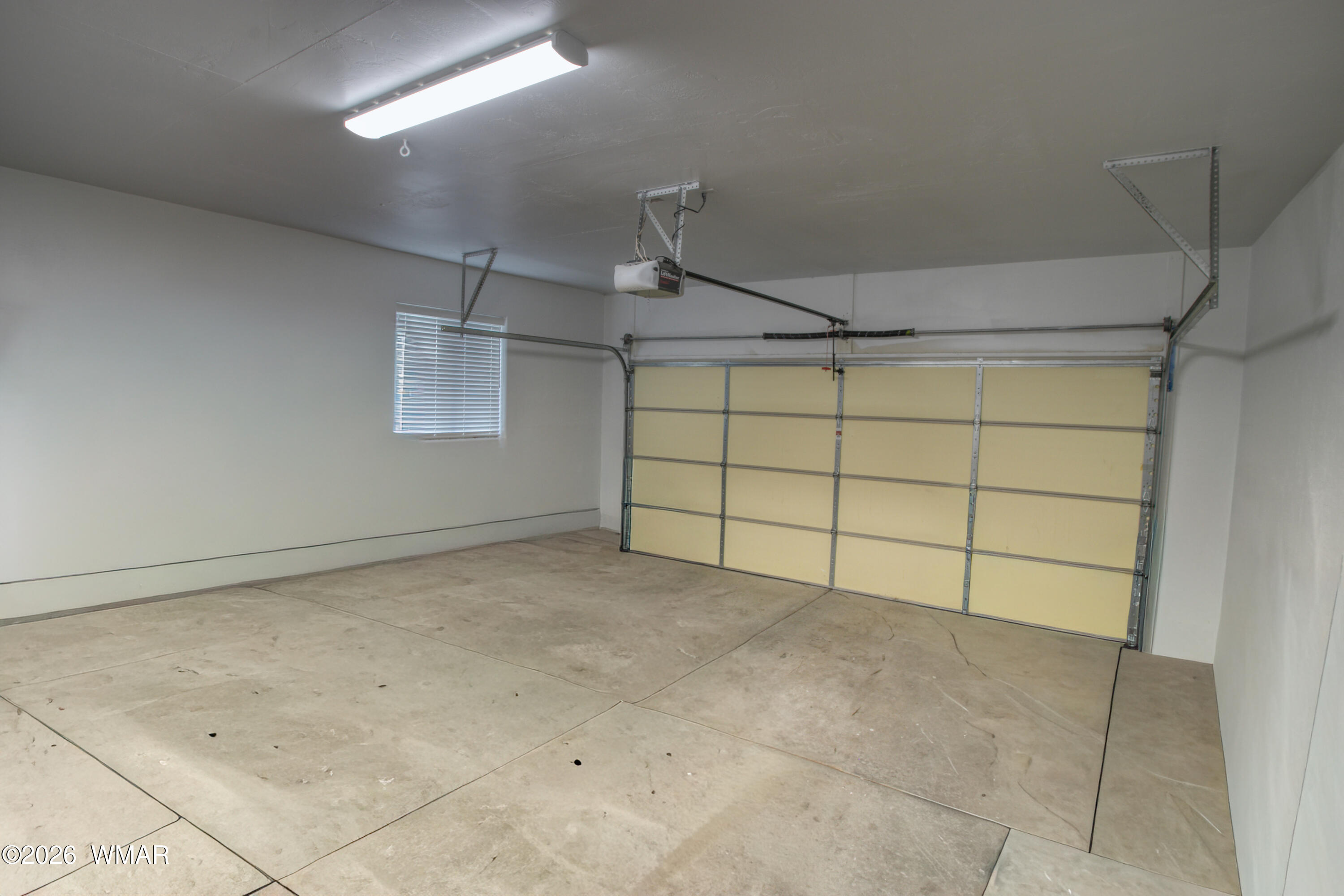 5381 Bear Run Road Lakeside, AZ 85929 - Photo 22 of 29 2-Car Garage