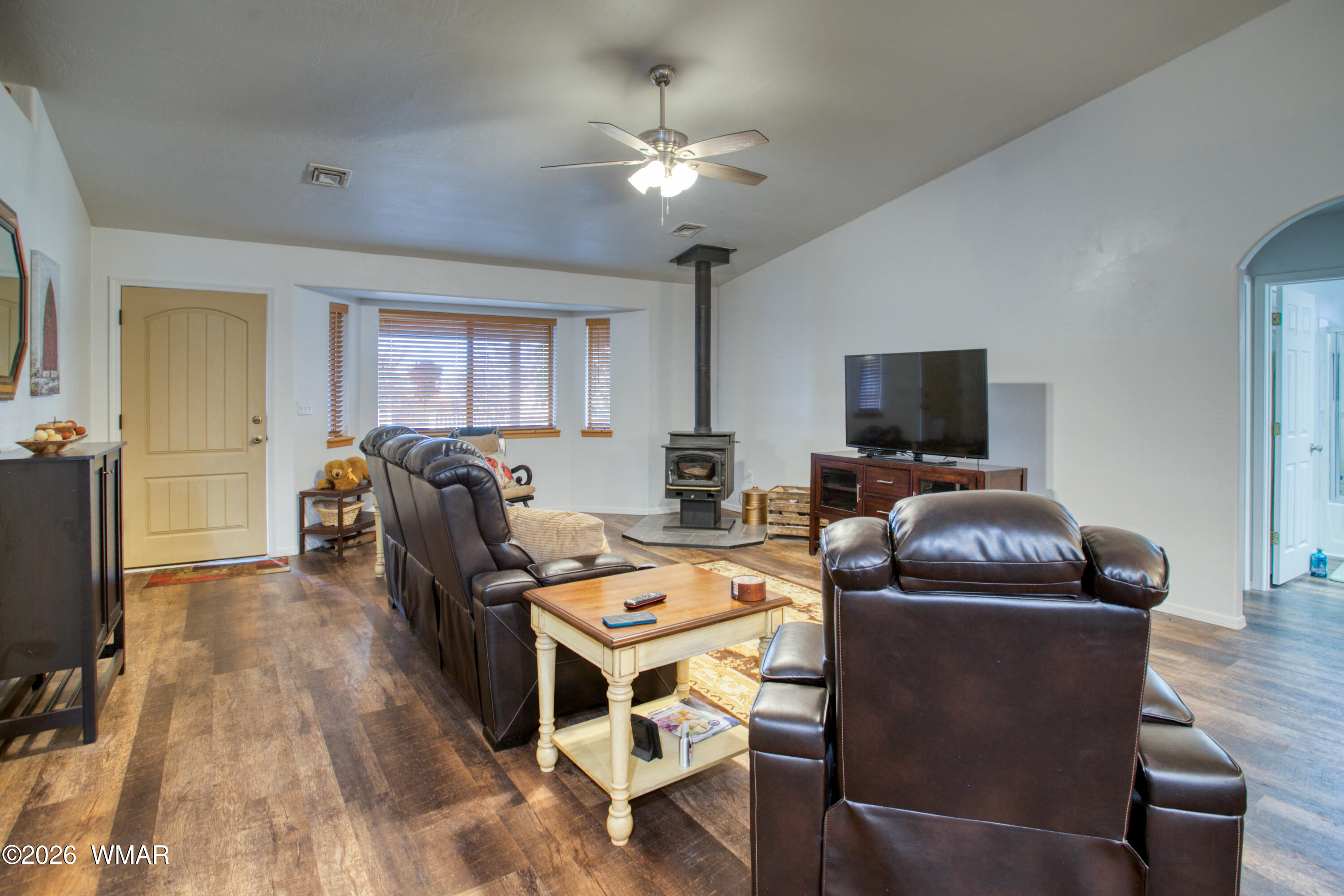 5381 Bear Run Road Lakeside, AZ 85929 - Photo 5 of 29 Living Area 3
