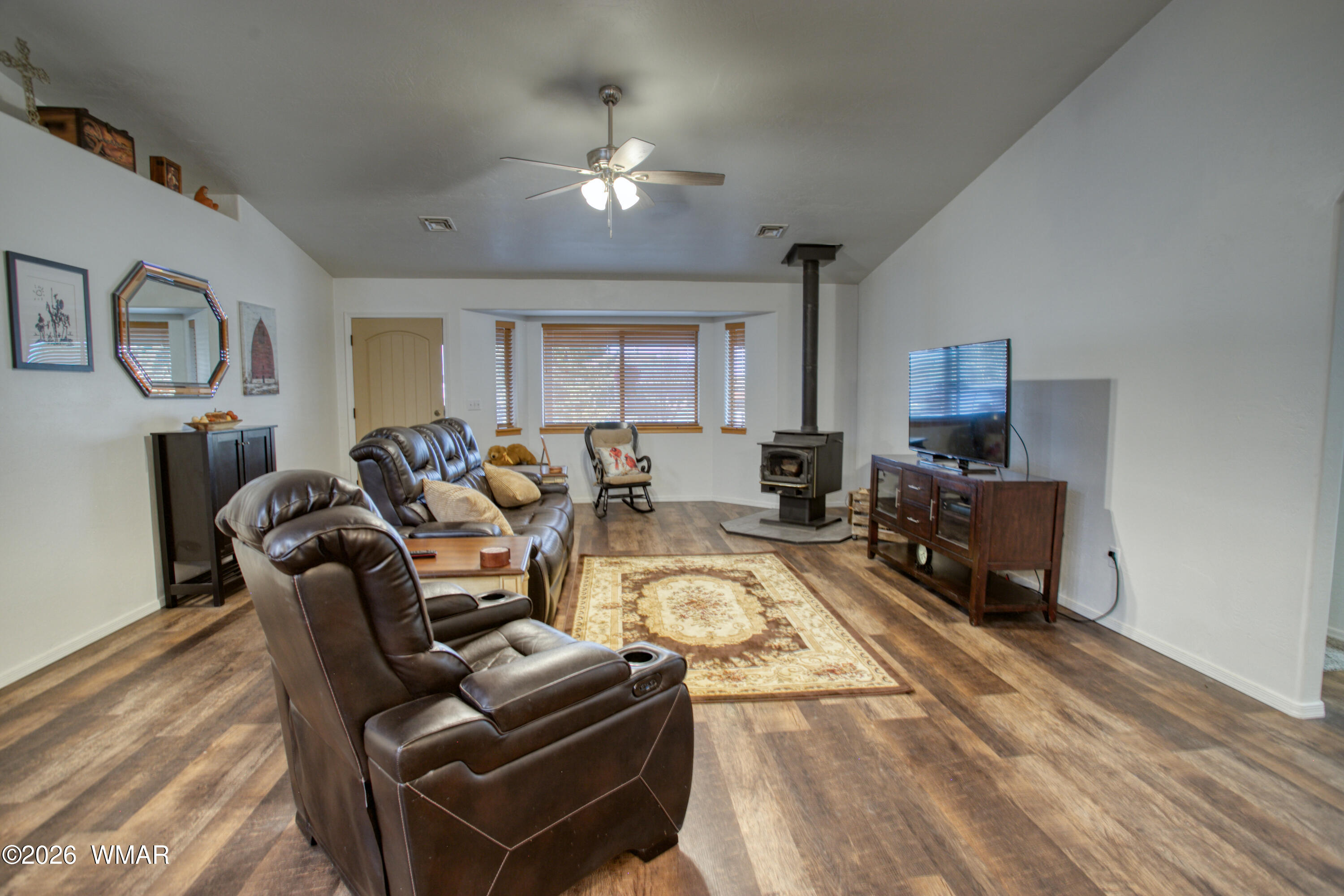5381 Bear Run Road Lakeside, AZ 85929 - Photo 6 of 29 Living Area 4