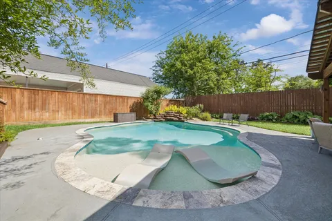 $995,000 | 729 Sue Barnett Drive, Houston, TX 77018