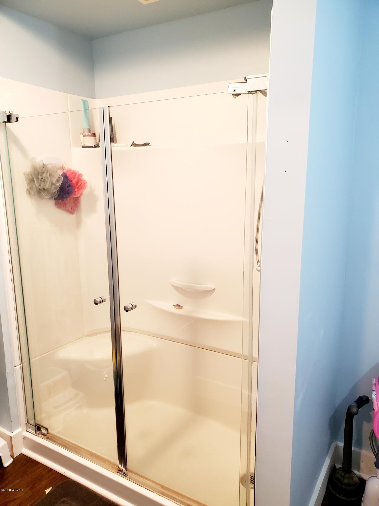 107 Valley Road Williamsport, PA 17702 - Photo 12 of 20 1st floor bath