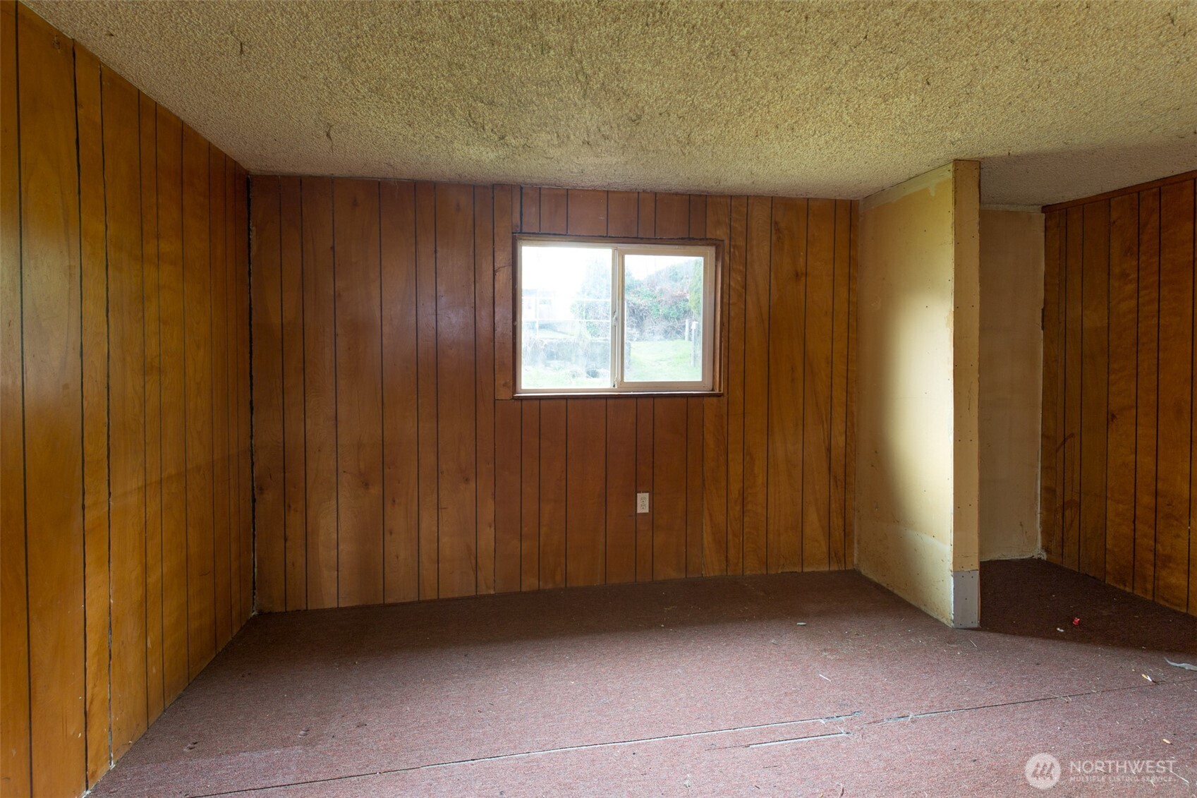910 East 7th Street Port Angeles, WA 98362 - Photo 15 of 33 an empty room with windows