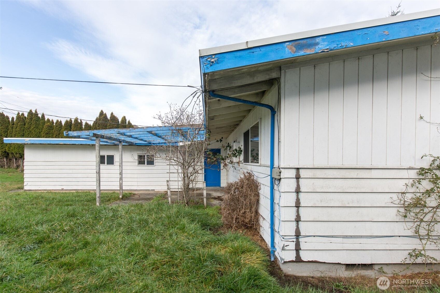910 East 7th Street Port Angeles, WA 98362 - Photo 26 of 33 a view of a garage