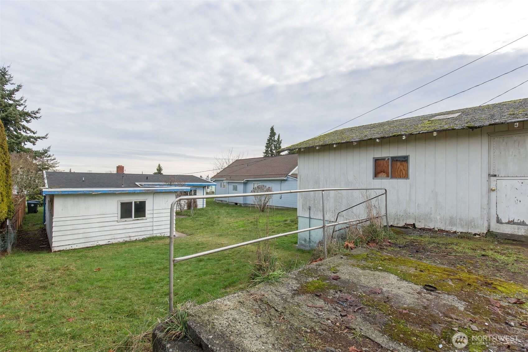 910 East 7th Street Port Angeles, WA 98362 - Photo 30 of 33 a view of a backyard
