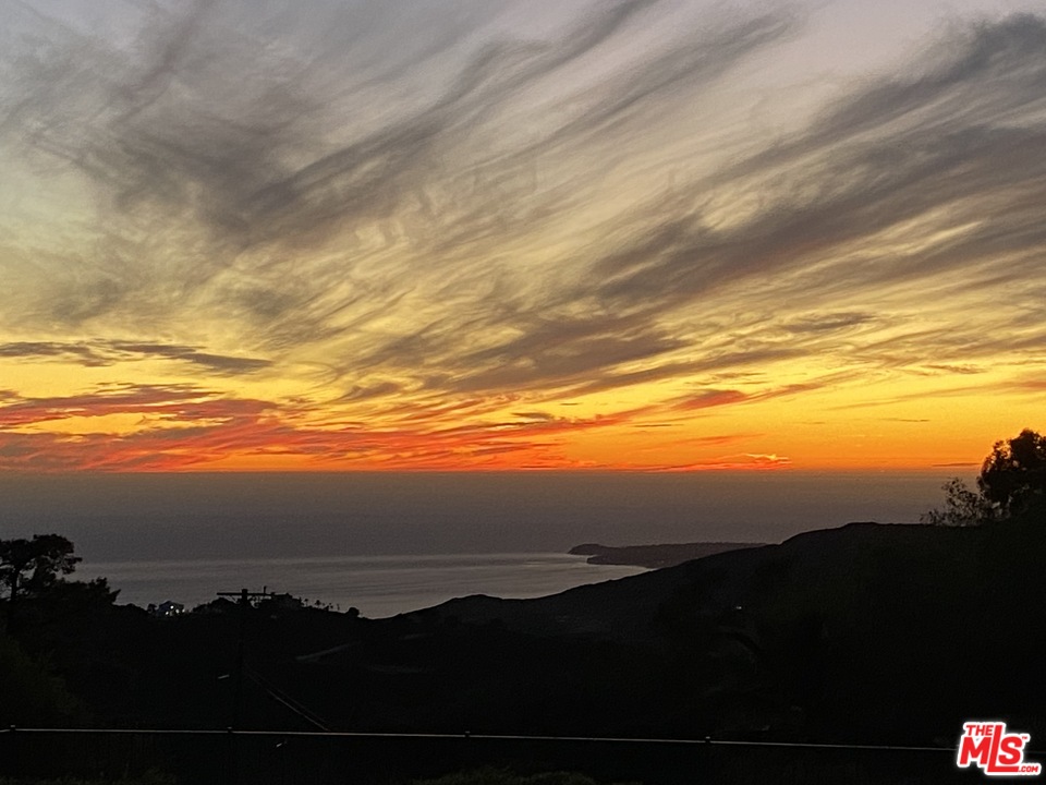 210 Lorine Lane Malibu, CA 90265 - Photo 41 of 48 a view of city and mountain