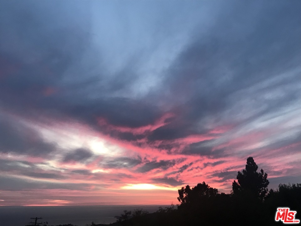 210 Lorine Lane Malibu, CA 90265 - Photo 44 of 48