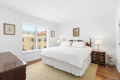 $699,000 | 10 Byron Place, Unit 804, Larchmont, NY 10538