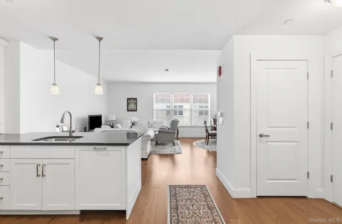 $699,000 | 10 Byron Place, Unit 804, Larchmont, NY 10538