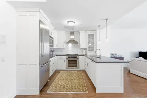 $699,000 | 10 Byron Place, Unit 804, Larchmont, NY 10538