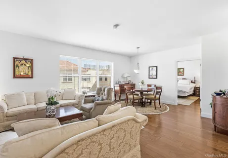 $699,000 | 10 Byron Place, Unit 804, Larchmont, NY 10538