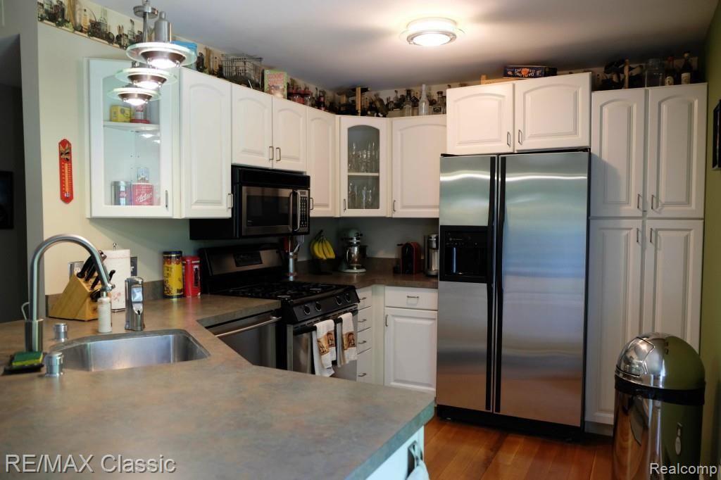 4124 Cass Elizabeth Road Waterford, MI 48328 - Photo 10 of 28 Kitchen