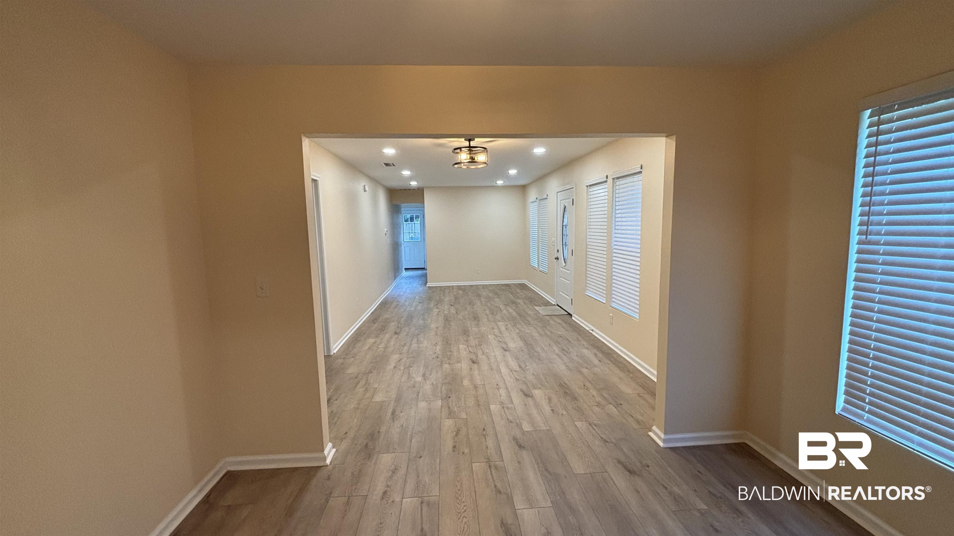 7251 Pinehill Road Daphne, AL 36526 - Photo 6 of 14 Dining/Living Room