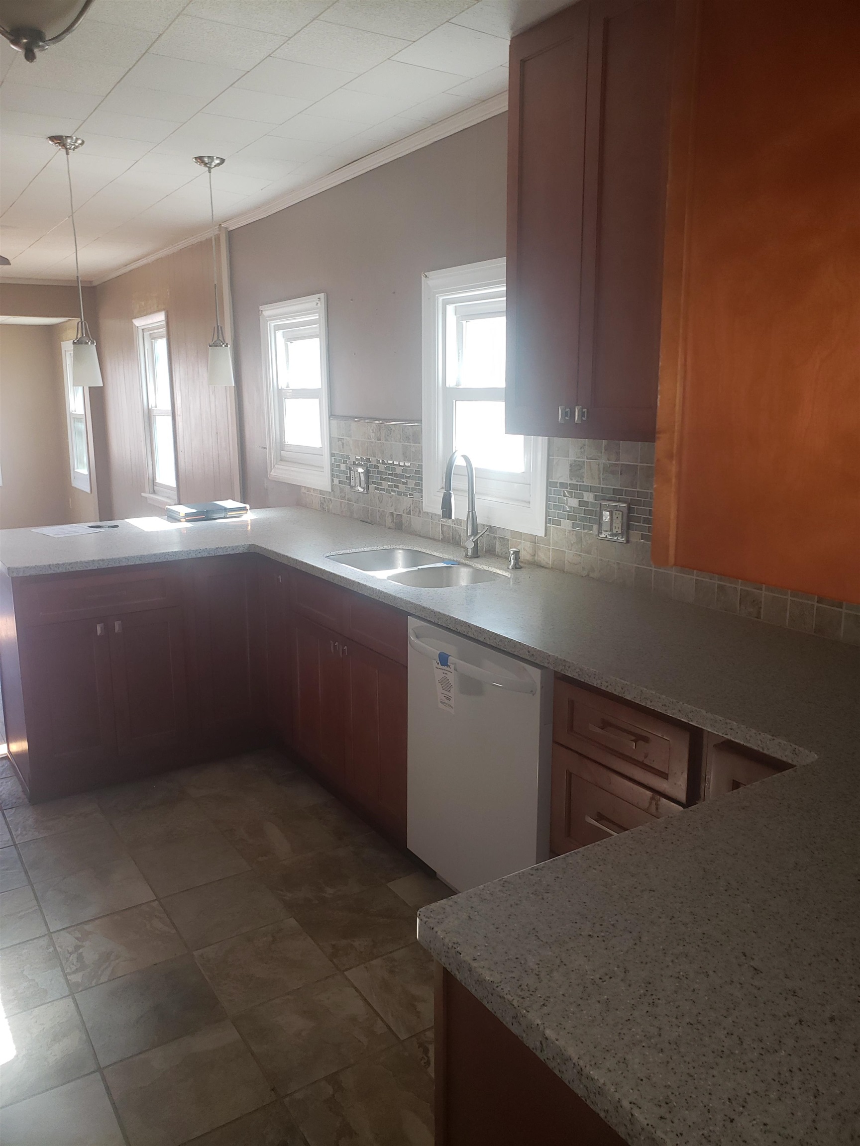 427 South Reed Avenue Lyons, KS 67554 - Photo 8 of 26