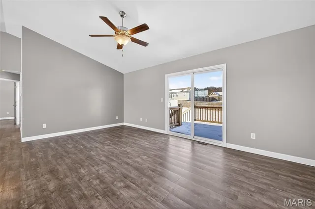 $260,000 | 127 Creekside Drive, Winfield, MO 63389