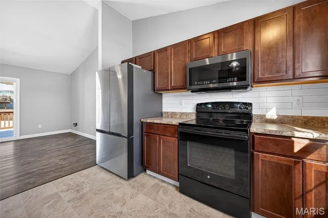 $260,000 | 127 Creekside Drive, Winfield, MO 63389