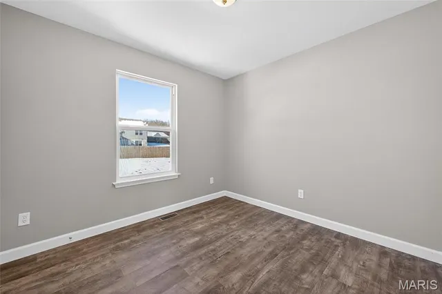 $260,000 | 127 Creekside Drive, Winfield, MO 63389