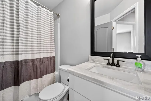 $260,000 | 127 Creekside Drive, Winfield, MO 63389