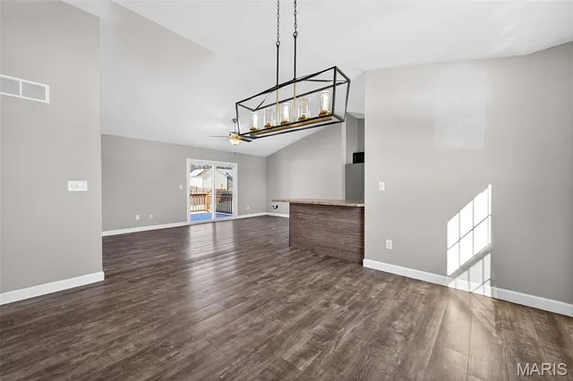 $260,000 | 127 Creekside Drive, Winfield, MO 63389