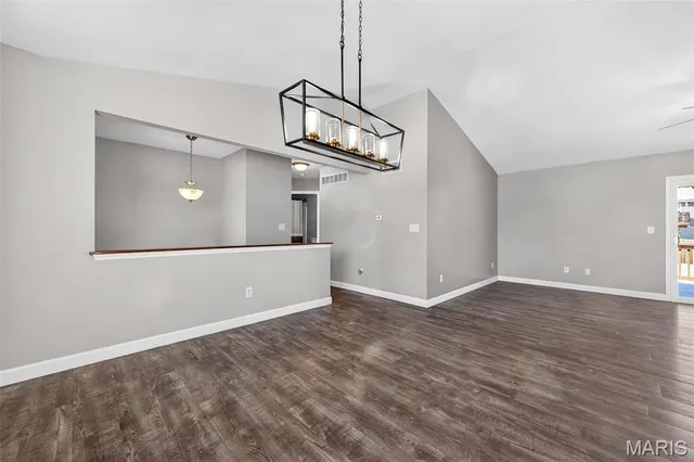 $260,000 | 127 Creekside Drive, Winfield, MO 63389