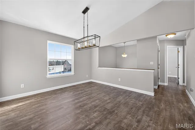 $260,000 | 127 Creekside Drive, Winfield, MO 63389