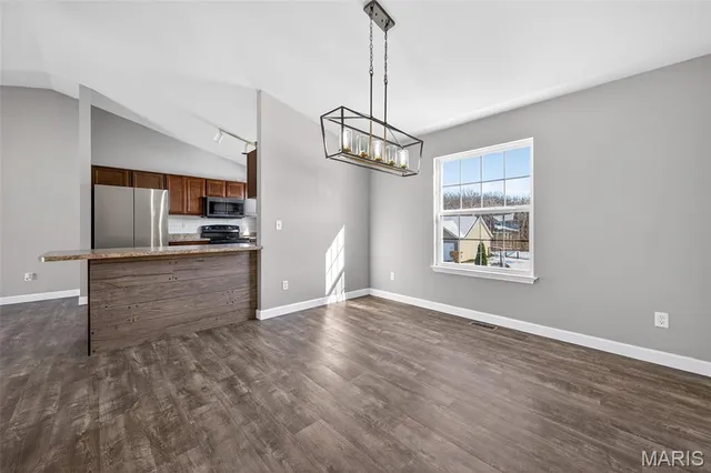 $260,000 | 127 Creekside Drive, Winfield, MO 63389