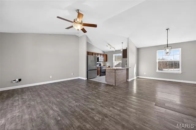 $260,000 | 127 Creekside Drive, Winfield, MO 63389