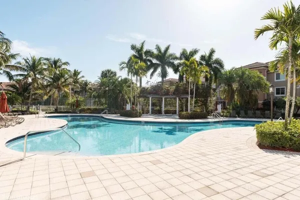 $2,100 | 6410 Emerald Dunes Drive, Unit 205, West Palm Beach, FL 33411