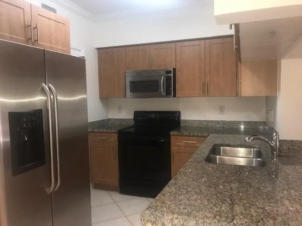 $2,100 | 6410 Emerald Dunes Drive, Unit 205, West Palm Beach, FL 33411