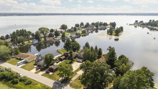 $899,900 | 7039 West White Birch Avenue, Lake City, MI 49651